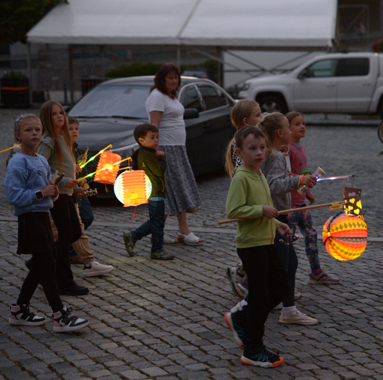 Předjarmareční lampionový průvod
